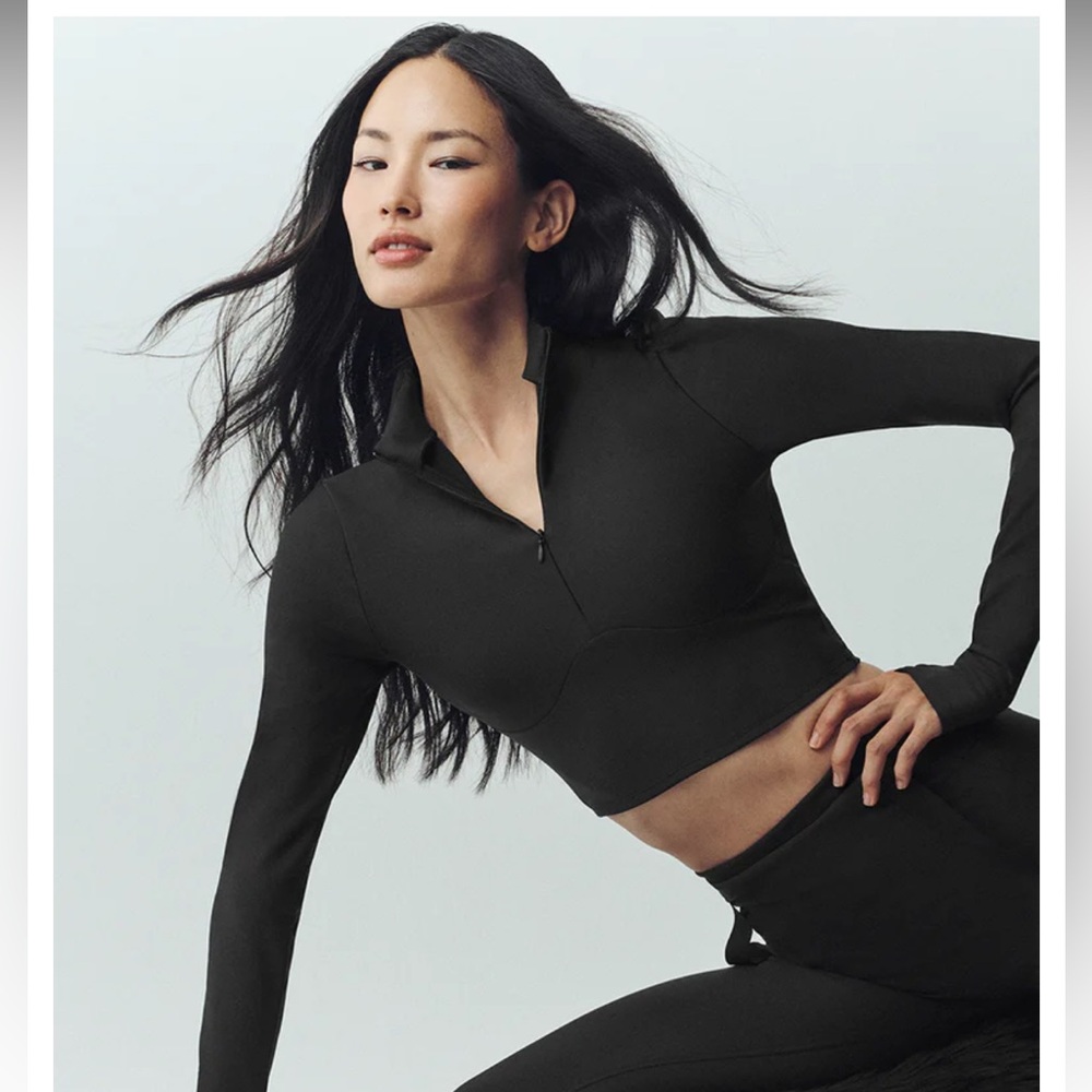 NEW ALO Airlift Winter Warm Ski
Time Long Sleeve - L - SOLD OUT